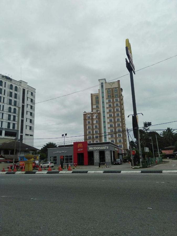 Risqi Apartment 2 Bedroom Wakaf Che Yeh Kota Bharu Bagian luar foto