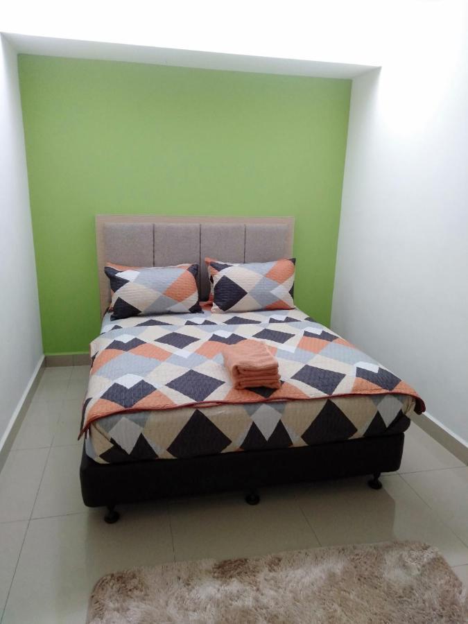 Risqi Apartment 2 Bedroom Wakaf Che Yeh Kota Bharu Bagian luar foto
