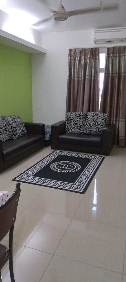 Risqi Apartment 2 Bedroom Wakaf Che Yeh Kota Bharu Bagian luar foto